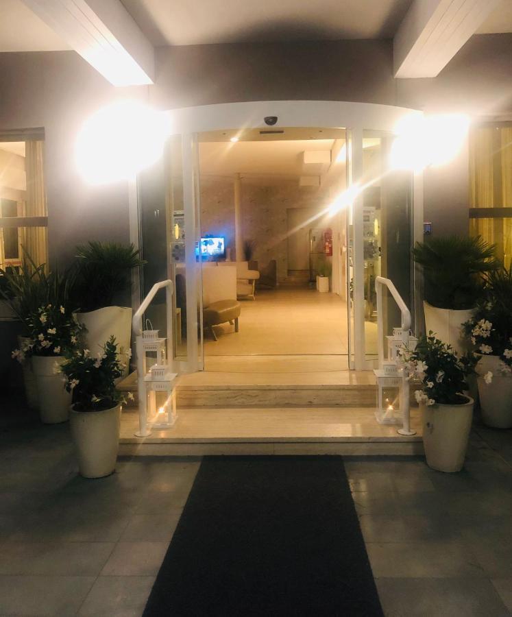 Hotel Viamare Мілано-Маріттіма Екстер'єр фото