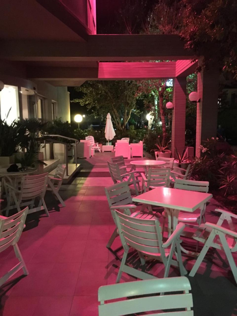 Hotel Viamare Мілано-Маріттіма Екстер'єр фото